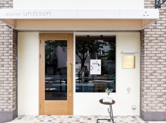 阪急上牧駅ちかくにつくってるフランス菓子店「atelier UNISSON（アトリエ ユニソン）」のオープンは6月21日
