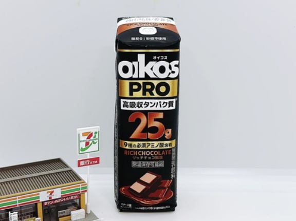 【1256レビュー目/８０点】オイコスのプロテインドリンクはたんぱく質25gへ！『リッチチョコ風味』はスイーツ感のある美味しさで、たんぱく質不足を気軽に補える！