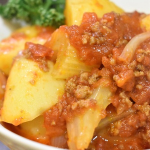 じゃがいもゴロゴロ♪ミートトマトポテト