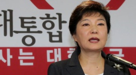 韓国、朴槿恵の大統領当選に癒着疑惑　暴露した検事は更迭　クネ本人は沈黙