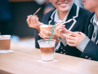 【画像】最近の女子中学生の胸、エッッッッッッッッッッッッッッッ！