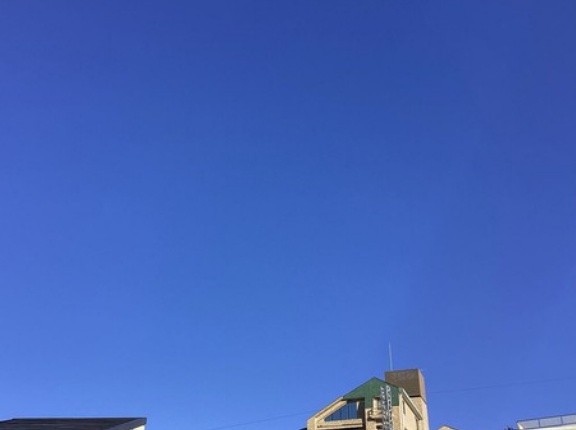 〈木枯らし１号〉で雲ひとつない青空でした🟦