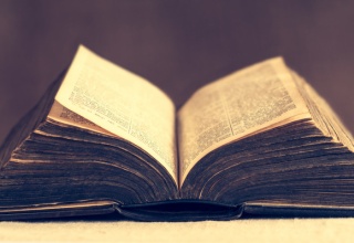 神というものがもしいるとしてなんで回りくどい聖書なんて書物を