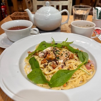 今週の疲れを癒しにアフタヌーンティールーム