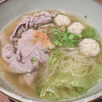 【KORATA　コラタ】　at　サイアムスクエア　Soi3　～Yuzu Groupの高級カオトムクイ！サイアムでサクッとランチ～