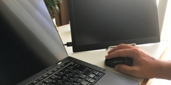 サブディスプレイのモニターを購入するか悩んでいる。確かに作業効率は上がるけど、来月から在宅ワークが週1になるし…