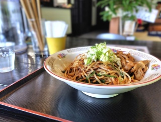 奥江戸 麺食堂@あきる野市<皿台湾＋奥江戸漬けサーモン丼>