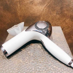 新型のドライヤーを入荷しました