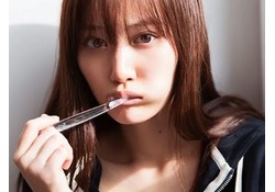 【乃46】山下美月ちゃん、「AERA」で“太ももチラリ”