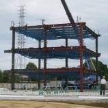 『鉄骨建方、着々と…』の画像