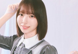 【画像】この渡辺莉奈、どさくさに紛れてケツ触ってないか？