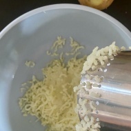 とろ〜りチーズがたまらない！ホタルイカのクロケッテ