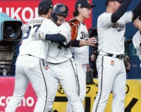 59年ぶり関西シリーズ！ロッテ破り３年連続日本シリーズ進出　阪神と日本一争う