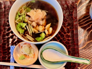 室町砂場＠日本橋室町　名残のあられに滑り込む