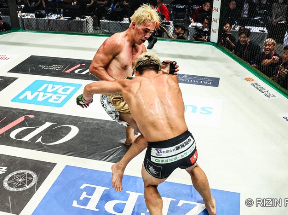 宇佐美パトリック vs 堀江圭功　堀江2RKO勝利 (72.65kg)
