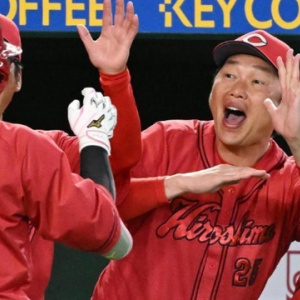 広島】新井貴浩×石井琢朗×シーボルの「伝説の背番号25ユニフォーム
