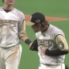 【vs楽天】日ハム堀に折れたバットが当たる…