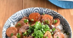 ガツンと美味しい！魚肉ソーセージで♪ガリバタ丼