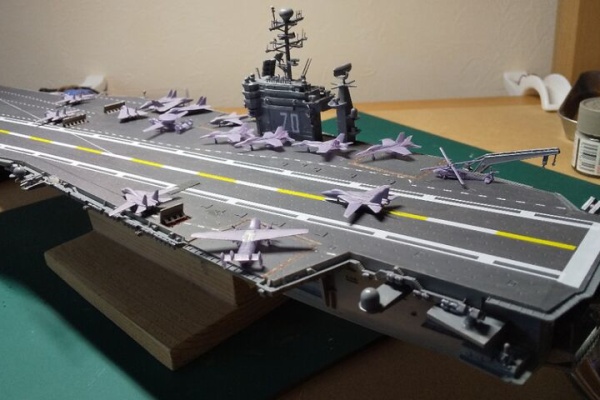 クローゼットの中のおもちゃ箱 - ピットロード 1/700 米海軍 CVN