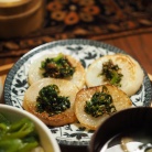 一人晩ごはんは簡単に！残り物を丼物にアレンジ。