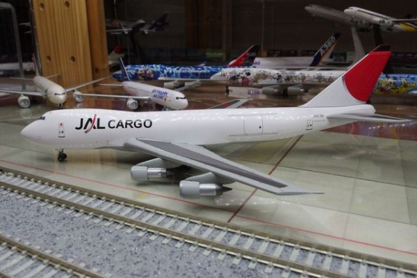 ダイキャスト製 JAL 747-400 1:400 ドラゴン DF（1:400 JAL 日本