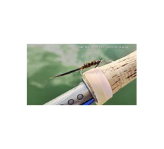いつもの事ながら 昨日の反省　・・・　こんな フライ で 釣れたんです !!!!!