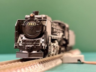 マイクロエース「D61-3」のヘッドライト点検。