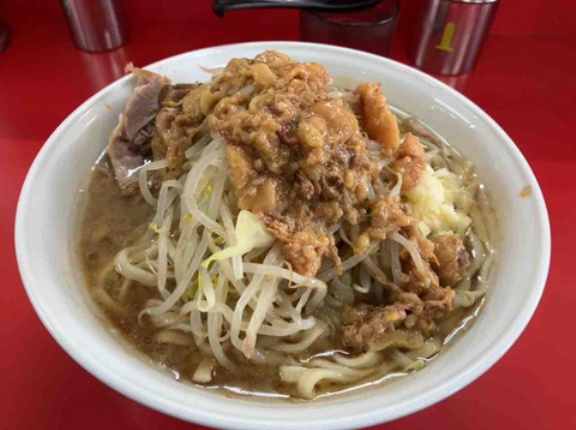 平日に休みだとどうしても来てしまう　ラーメン二郎柏店