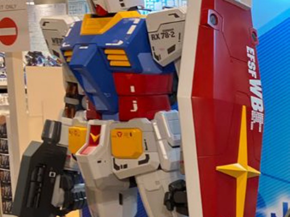 ガンプラのポージングで顎を引く時は要注意