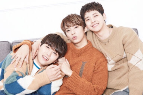 Kpop歌手 韓流スターのグッズ購入代行 サイン会応募代行 チケット代行 地下鉄広告代行 Gttour B1a4