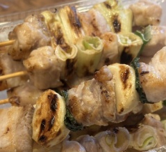 お持ち帰り専門店さんぺい。スーパー大好きな豚しそにんにくを、ひさしぶりに食べられてしあわせ。マルトモ時代も思い出す。(沼津市五月町)