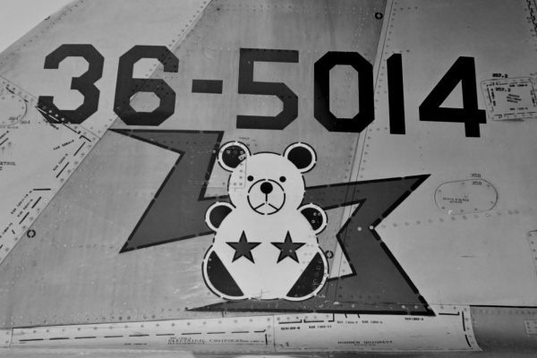 THE ALIENS NEST - F-104