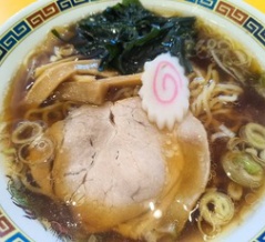 西新井らーめんでホームラーメンを食べる