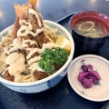 《レストランはまなす》特製ソースが食欲そそる「タルタルエビ丼」