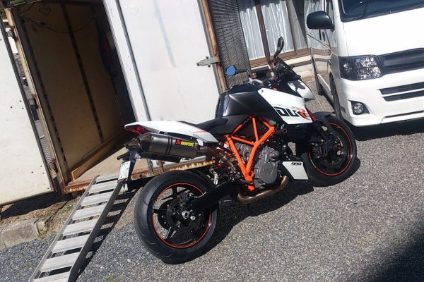 天井裏から愛を込めて