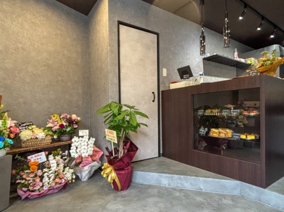 西真上につくってた菓子店「淡香（あわか）」がオープンしてる