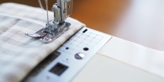 【酷い】家庭科教師「あなたが入院してたのは自分のせい！エプロン制作の遅れは自分で取り戻しなさい！」私（チンプンカンプン…）→担任教師に相談したら助けてくれたんだけど…