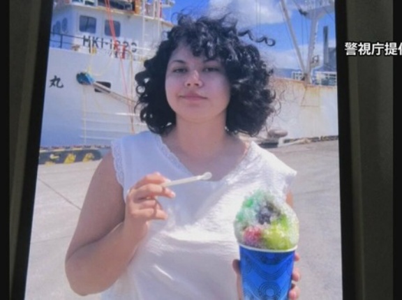 日本で行方不明の12歳のイギリス籍少女が無事見つかる。ネカフェにいたとのこと。　海外の反応。
