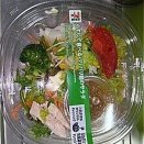 昨年食べた、くずして食べるパリパリ鶏サラダ＠セブンイレブン