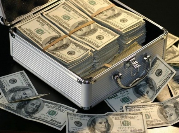 「知り合いの中で、予想もしなかったやり方で大金を手にした人を教えて…」体験談いろいろ