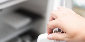 冷蔵庫がパンパンなのに、また同じ物を買ってきた。「次はもっと大きい冷蔵庫がほしい」だなんて…