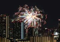 江戸川区のタワマンから見るお台場レインボー花火16 16 12 24 超高層マンション 超高層ビル
