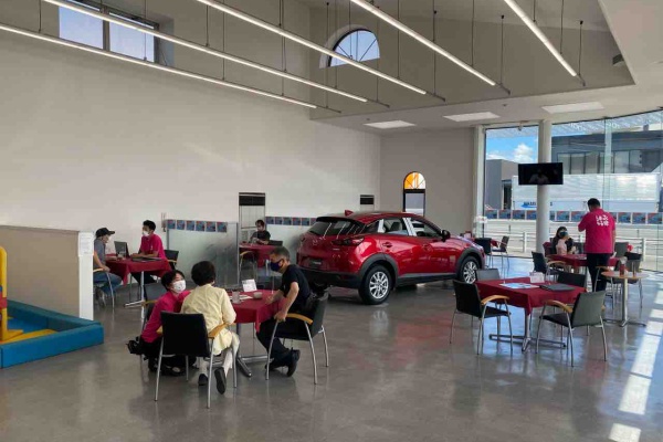 Mazdaとゆかいな仲間たち 岡山マツダ豊成店