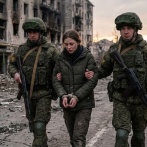 ウクライナ美少女300人、ロシア兵にレイプされる…男装も脱衣を強要されバレる！