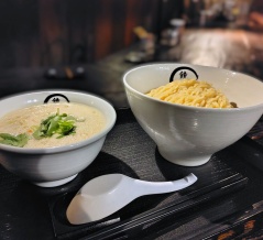 らーめん愉悦処 鏡花 立川本店＠立川市<鶏白湯つけ麺>