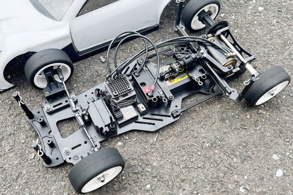 ハ*ー様 カワダ 川田　M500GT2R ボディ、モーター付き 電動RC KAW M500GT