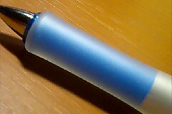 街で見かけた青いモノ ケイタイで青いモノ