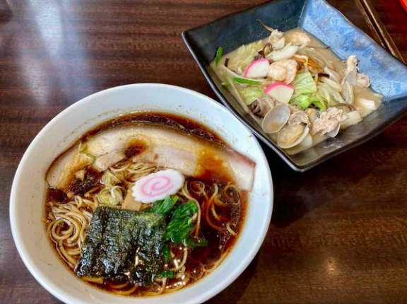 中央区愛宕にオープンした『長岡生姜醤油らーめん 三椒』『新潟ちゃんぽん たねや』『あんこ堂』『元気亭』で『ちゃんぽん白』『長岡生姜醤油ラーメン 三椒』ほか食べてみた。