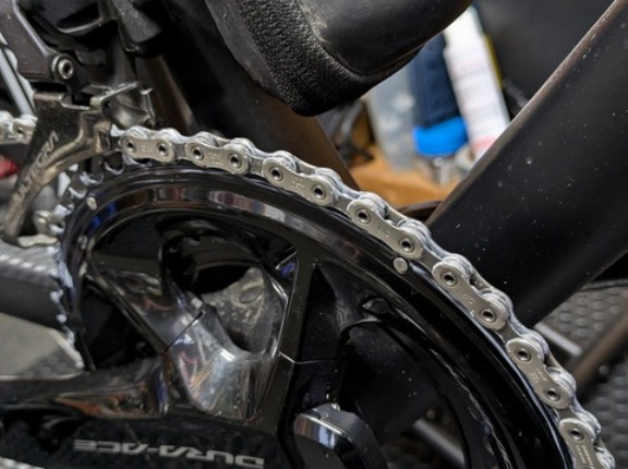 ロードバイクのチェーン徹底解説｜摩耗の正体とワックス、SHIMANO12速まで