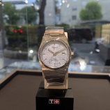 『【Tissot】“洒落感”は手元から。PRX アイスブルーで仕上げる秋の装い』の画像